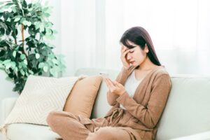 浮気発覚後、感情を抑えてしまうあなたへ|本当の気持ちに気づくために大切なこと