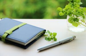 夫に奪われた「心の主導権」を取り戻す。意識の矢印を自分に戻すための「心の練習帖」